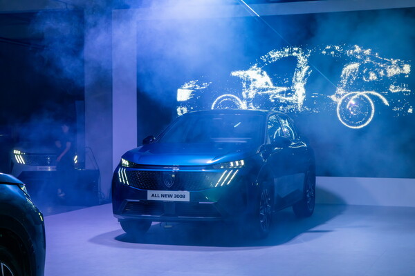 스텔란티스 코리아가 3일 서울 성동구 캔디 성수에서 푸조 준중형 하이브리드 SUV 올 뉴 3008 스마트 하이브리드(이하 3008 하이브리드)의 공개 행사를 진행하고 있다. / 사진=스텔란티스 코리아