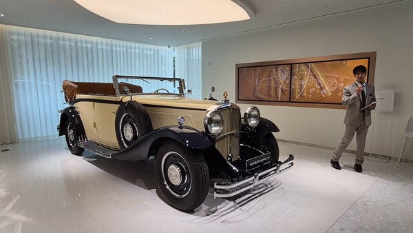 마이바흐 브랜드센터 서울 2층에 전시된 1932년식 제펠린. 벤츠는 마이바흐의 브랜드 헤리티지를 강조하기 위해 해당 모델을 내세우고 있다. / 사진=최동훈 기자