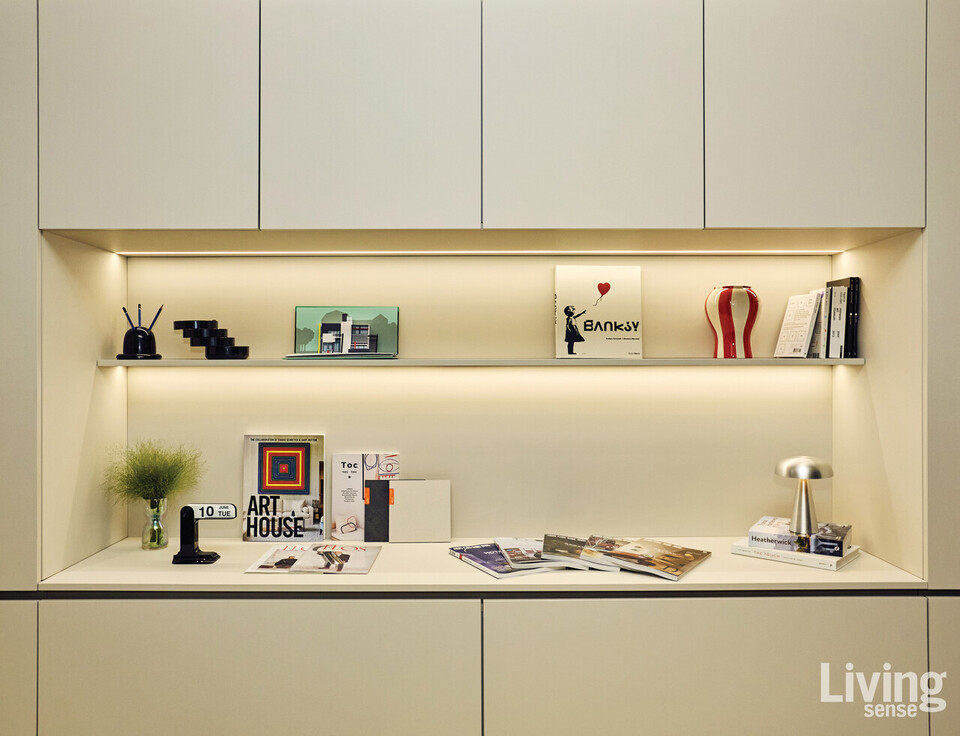 발로드라 씨마의 수납 가구로 샘플과 자재를 효율적으로 보관할 수 있다.