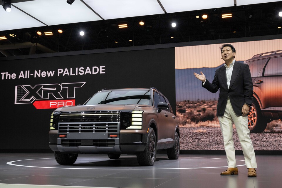 이상엽 현대차제네시스글로벌디자인담당 부사장이 지난 4월 미국 뉴욕에서 개최된 뉴욕 국제 오토쇼에 참석해 신형 팰리세이드 XRT-프로를 소개하고 있다. / 사진=현대자동차