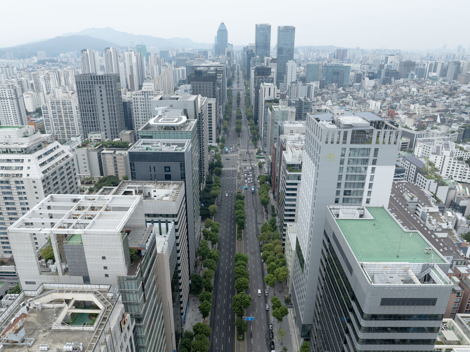 테헤란로를 따라 늘어선 서울 강남구의 고층 건물들. / 사진=연합뉴스