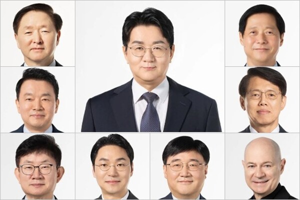 대한항공 최고경영진. 조원태 회장(가운데)과 우기홍 부회장, 유종석·하은용·장성현·최정호·데이비드 페이시·엄재동·박희돈 부사장. (왼쪽 위부터 시계 반대방향). / 사진=대한항공 공식 홈페이지 캡처