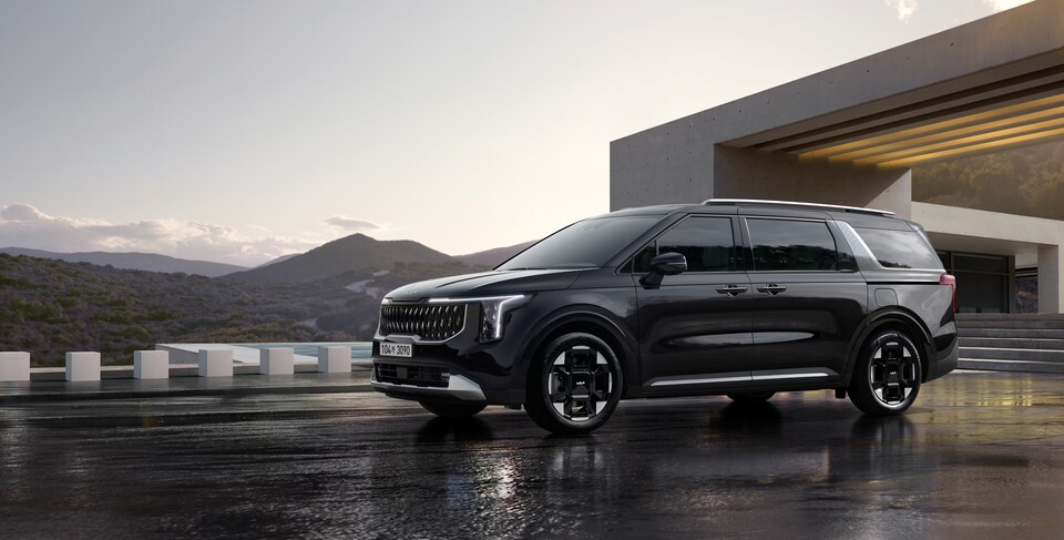 기아는 2026 카니발을 출시하며 디젤 모델을 없애고 가솔린과 하이브리드로 라인업을 재편했다. / 사진=기아