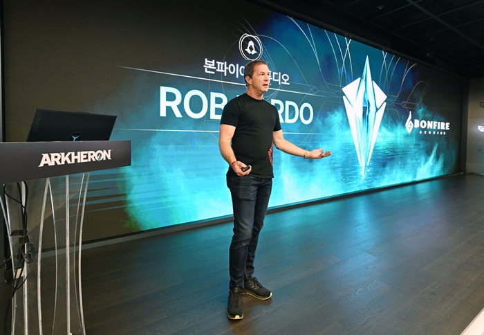 블리자드 엔터테인먼트 출신 롭 팔도 본파이어 스튜디오 대표. / 사진=드림에이지