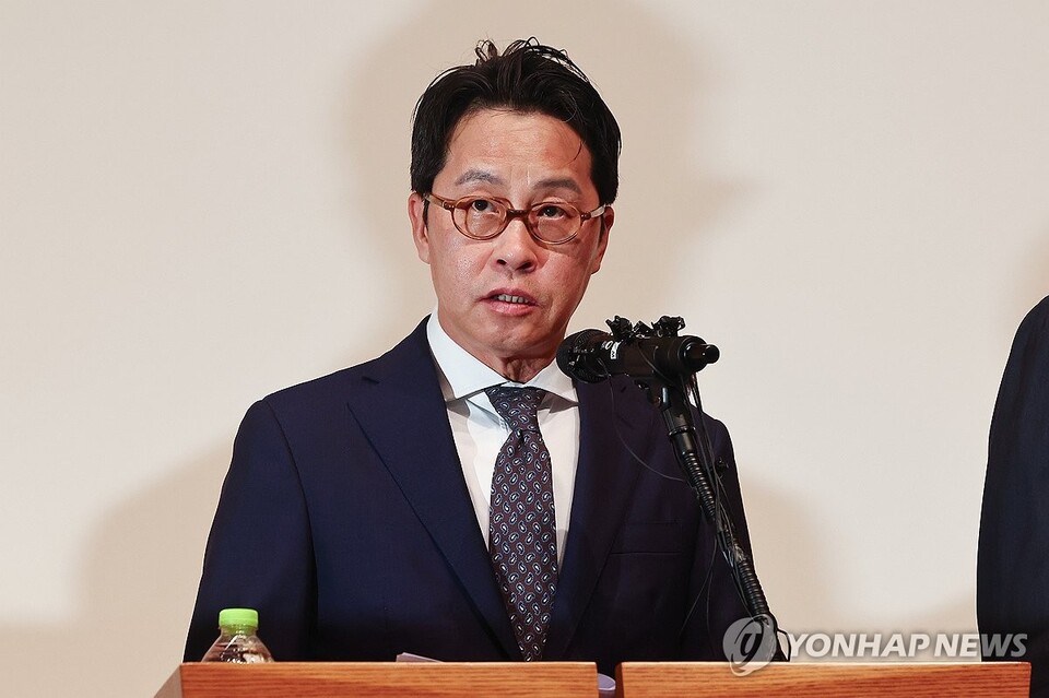 조좌진 롯데카드 대표이사가 18일 서울 중구 부영태평빌딩에서 해킹 사고로 인한 고객 정보 유출사태에 대한 사과문을 발표하고 있다. / 사진=연합뉴스