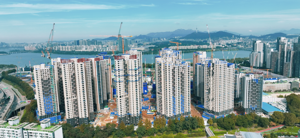 반포주공 1단지 재건축으로 들어서게 될 래미안 트리니원.공사 현장. / 사진=차주호 PD