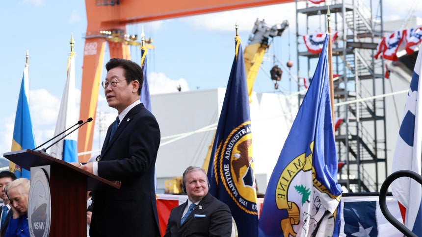 이재명 대통령이 지난8월 26일(현지시간) '마스가(MASGA·미국 조선업을 다시 위대하게) 프로젝트'의 핵심 거점인 미국 한화 필리조선소를 방문했다. / 사진=연합뉴스​