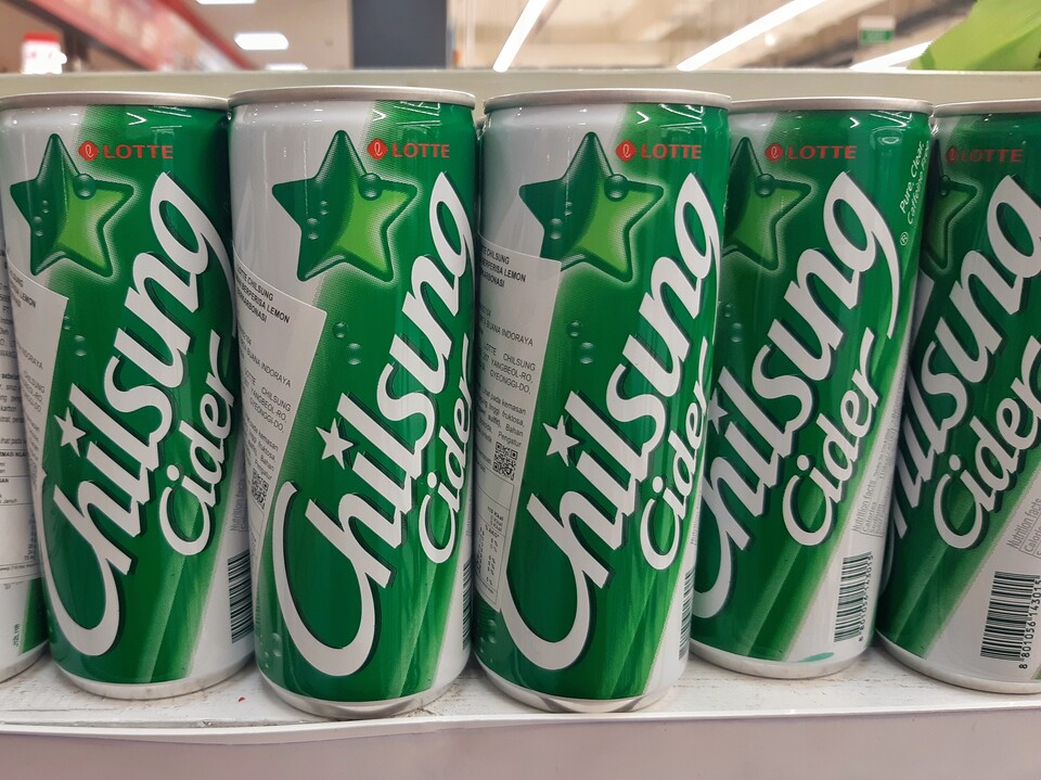 롯데칠성음료가 창사 이래 첫 희망퇴직을 실시한다. / 사진=셔터스톡