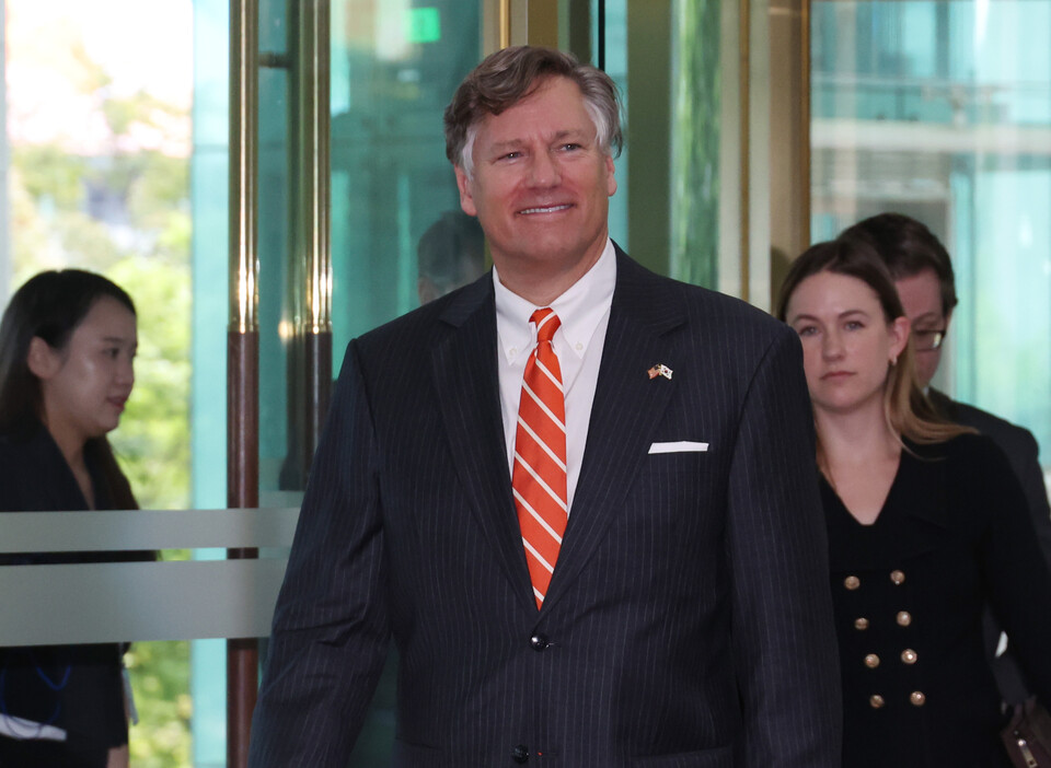 크리스토퍼 랜도 미 국무부 부장관이 지난 9월 조현 외교부 장관과의 면담을 위해 정부서울청사 별관에 위치한 외교부를 방문하고 있다 / 사진=연합뉴스