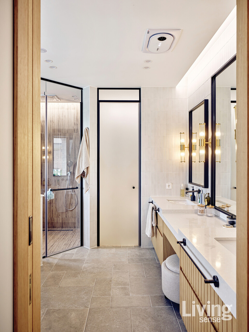 나비엔 콘덴싱 ON AI’의 ‘온수레디 시스템’은 욕실이든 주방이든 10초 이내에 따뜻한 물을 쓸 수 있게 하고, 여러 공간에서 동시에 써도 온도가 변하지 않아 언제나 일정한 온도로 유지된다.