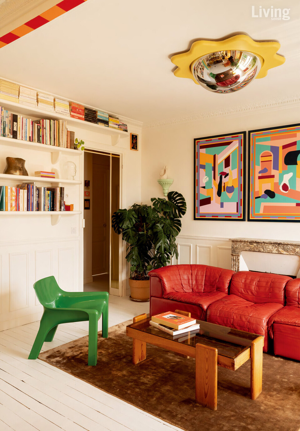 부부는 집에 놓을 다양한 가구를 찾는 데 많은 시간을 들였다. 벼룩시장에서 찾은 1960년대 커피 테이블, 비코 마지스트레티의 체어 등 저마다의 이야기가 깃들어 있어 더 소중하다.