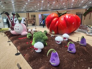 [유통토요판] 젠틀몬스터, 표절 공방 속 신제품···디자인 경쟁력 과시 - 뉴스 썸네일 이미지